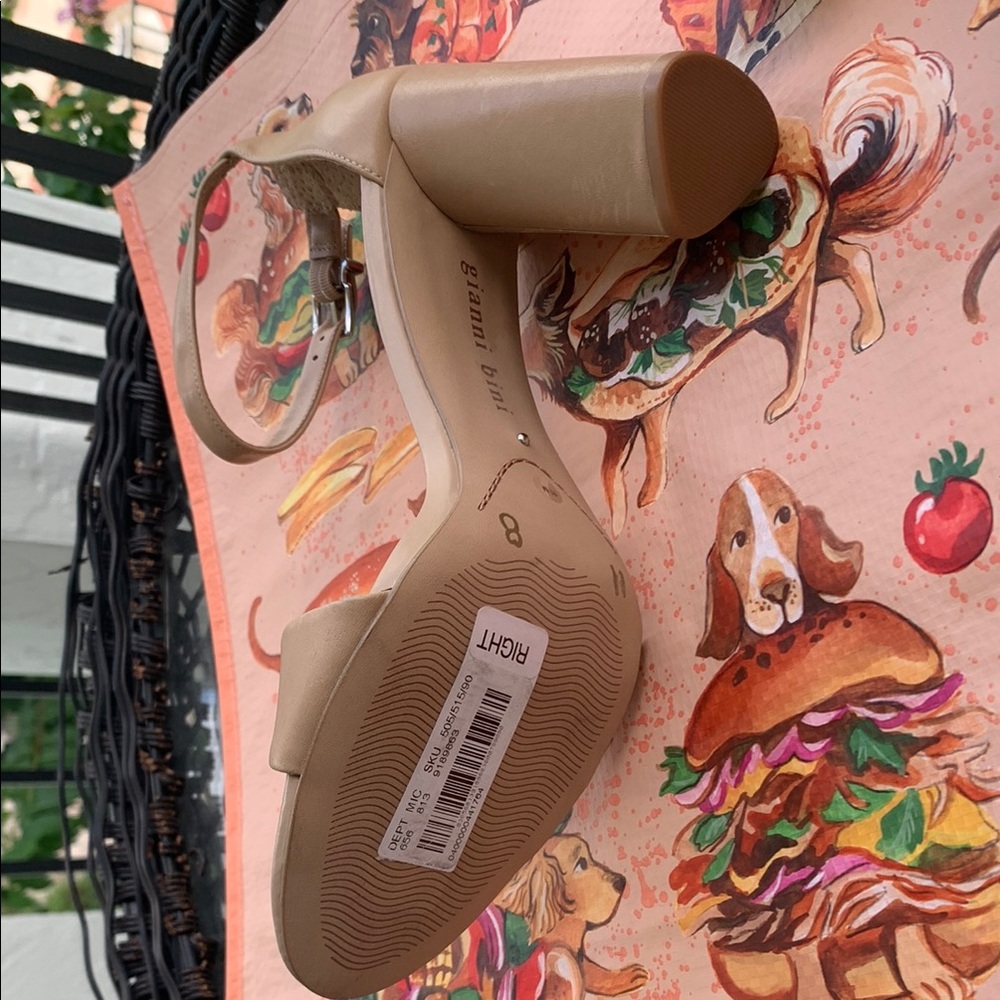 Gianni Bini Tan Heels Minimalist Design - Picture 7 of 7